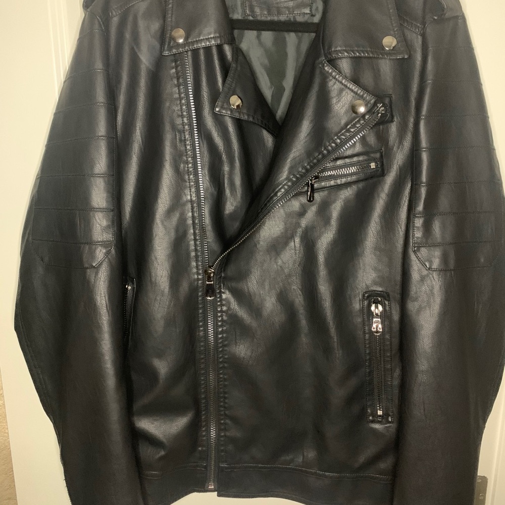 Men’s Leather Jacket